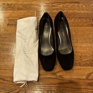 Stuart Weitzman Black Suede Size M in Excellent Condition!